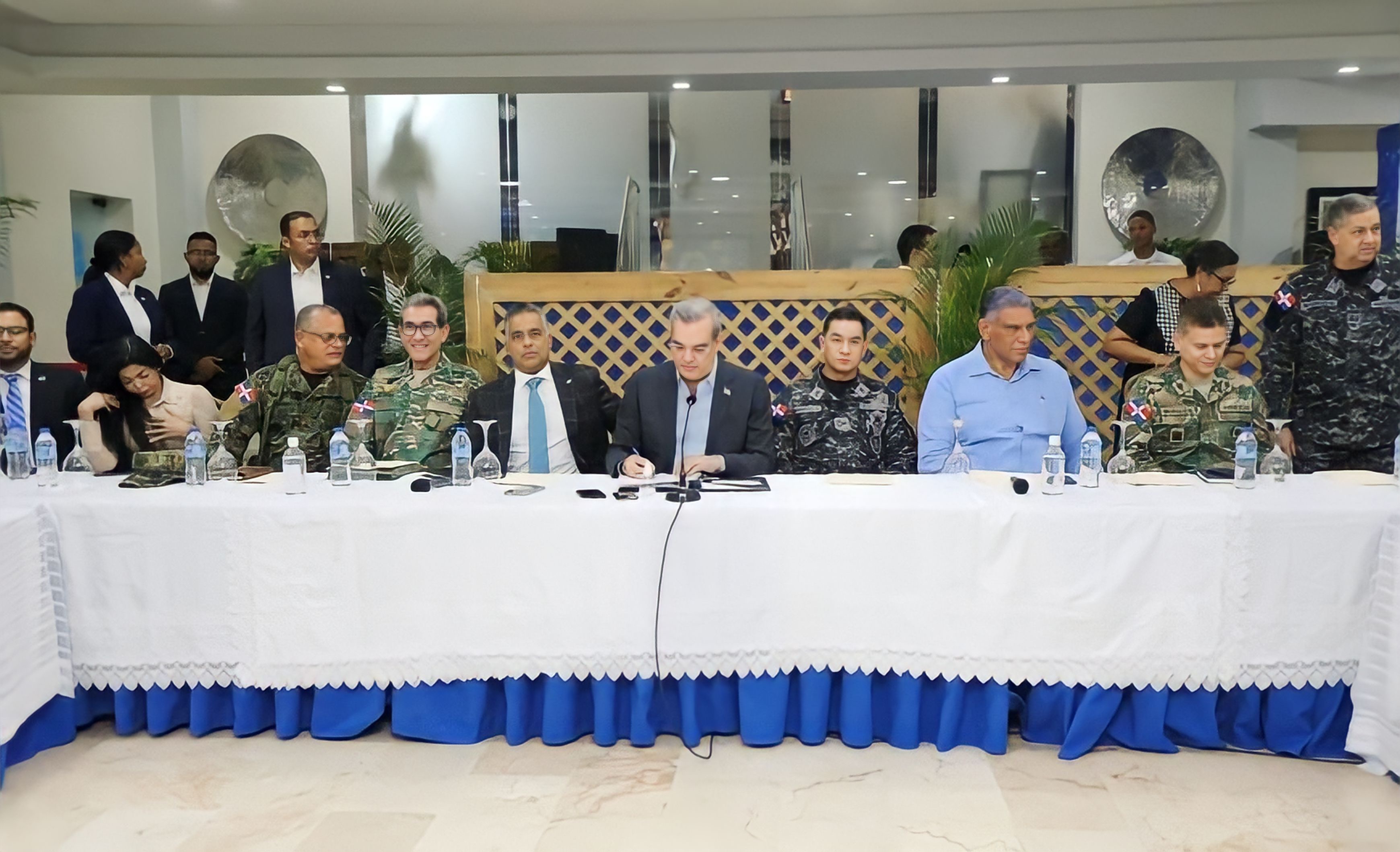 Gobierno dispone mantener frontera cerrada; da plazo hasta el jueves para resolver conflicto