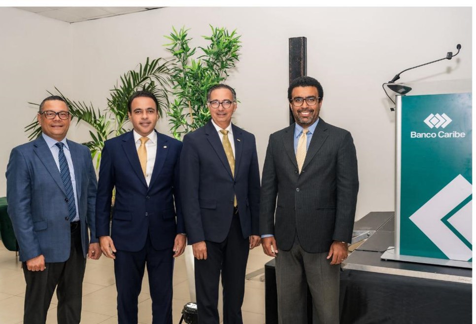   Banco Caribe y ACIS celebran conferencia “Perspectivas y Coyunturas Económicas” en Santiago