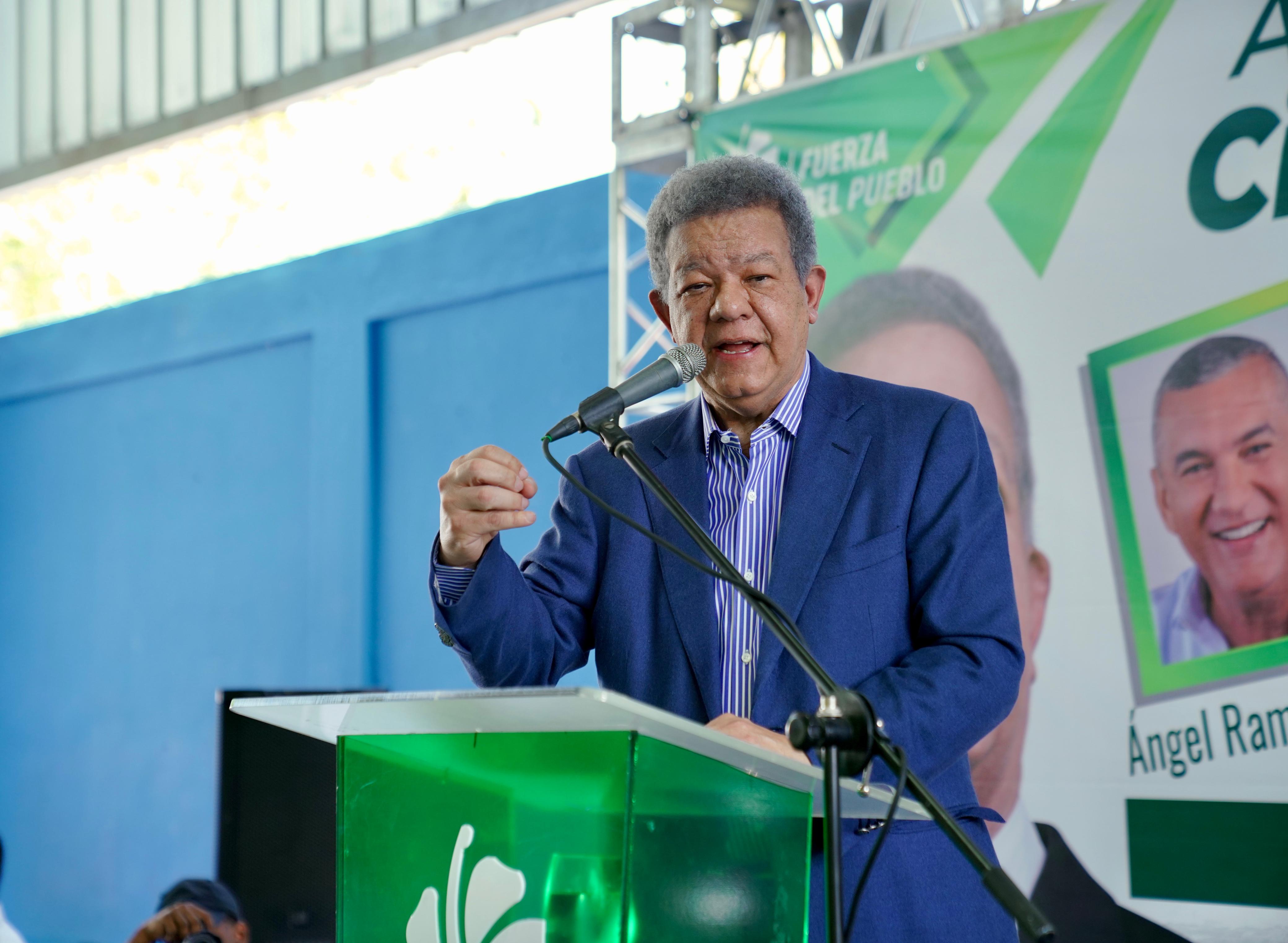    Leonel reitera reto a Abinader: “Hagamos un recorrido por todo el país”